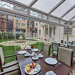 ايندريون فندق